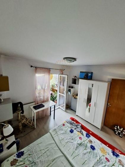 Apartament cu 3 camere decomandat, mobilat în Ozana