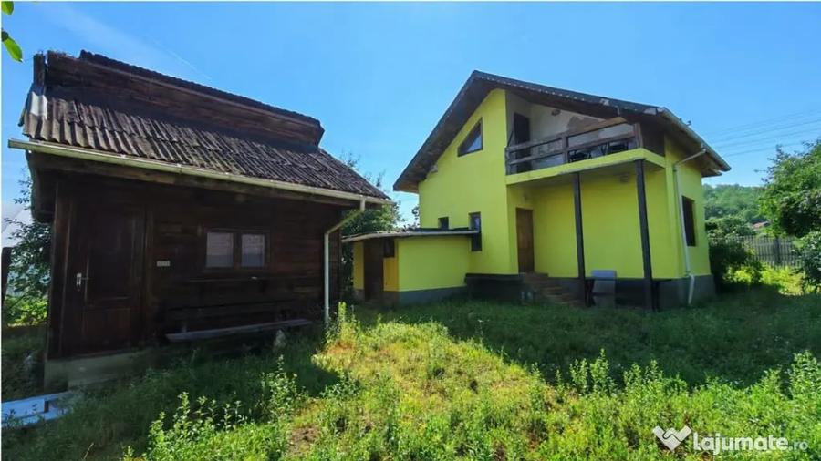 Casă cu 3 camere cu Teren 1233 Mp în Budești