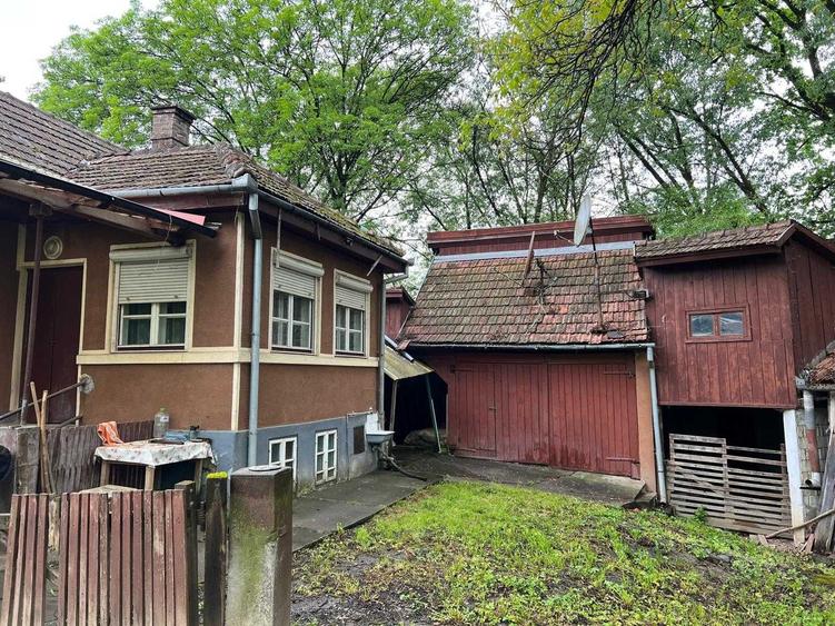 Casă cu 3 camere în Central