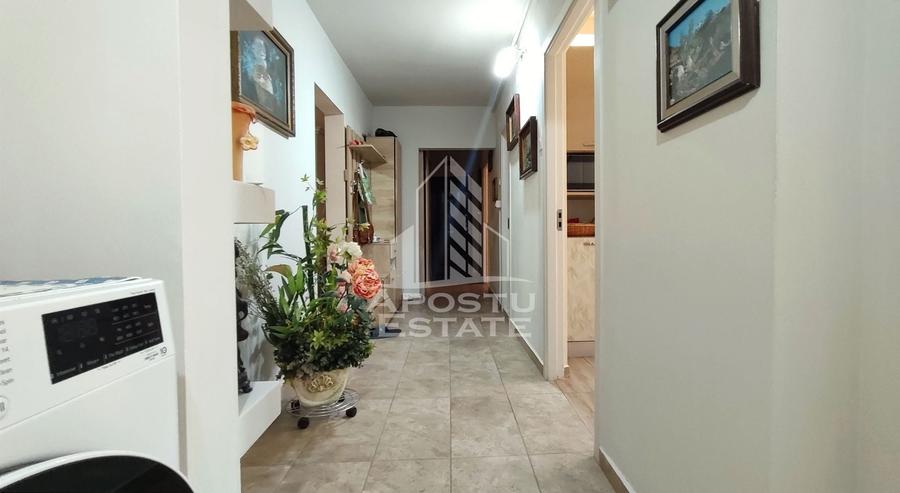 Apartament cu 4 camere semidecomandat, mobilat în Miorița