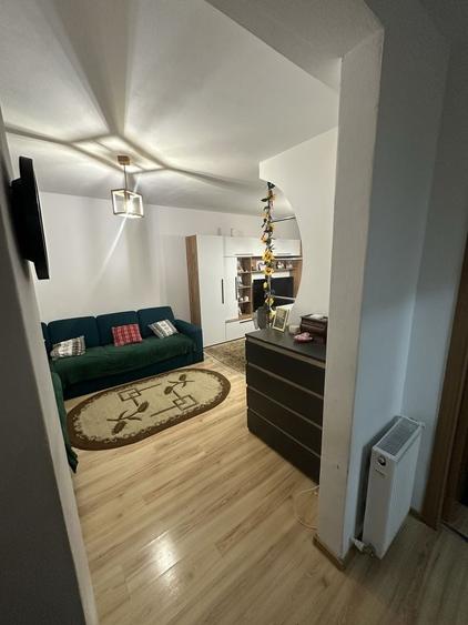 Apartament cu 2 camere semidecomandat în Florești