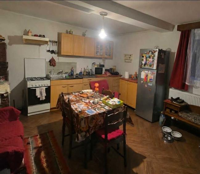Casă cu 3 camere în Girișu de Criș