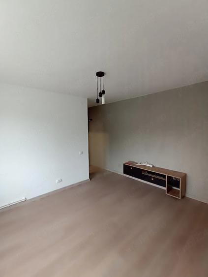 Apartament cu 3 camere nedecomandat în Central