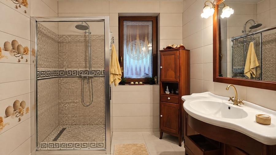 Casă individuală cu 4 camere cu Canalizare în Șelimbăr