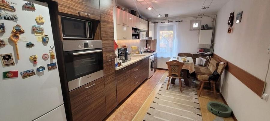 Apartament cu 3 camere decomandat în Craiter