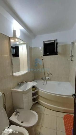 Apartament cu 3 camere semidecomandat în Dristor