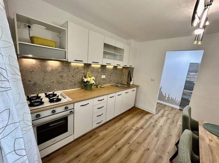Apartament cu 2 camere semidecomandat, mobilat în Girocului