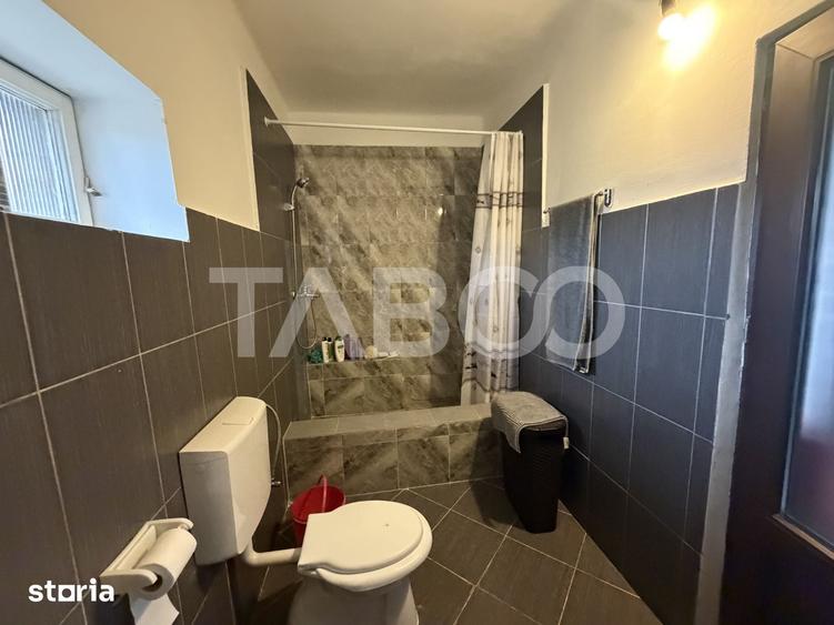 Casă cu 8 camere cu Teren 5724 Mp în Recea