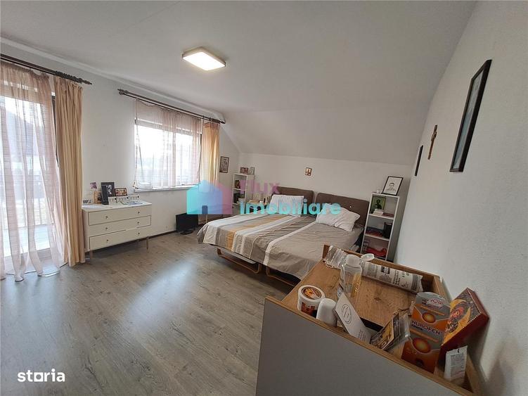 Casă cu 4 camere în Bulai