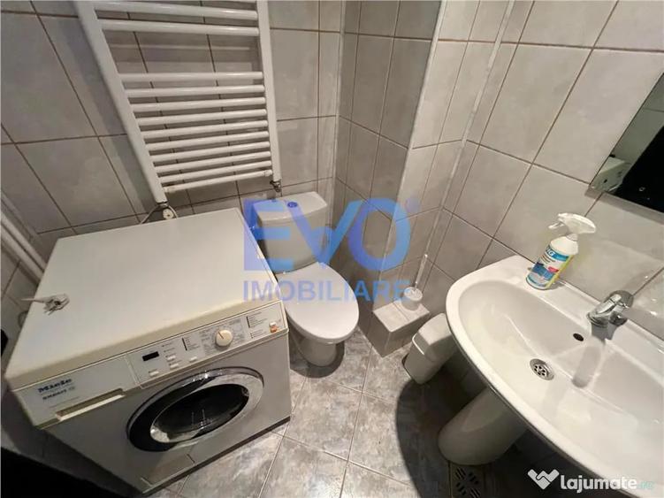 Apartament cu 3 camere semidecomandat în Tătărași