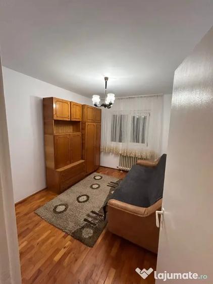 Apartament cu 3 camere decomandat în Mărăști