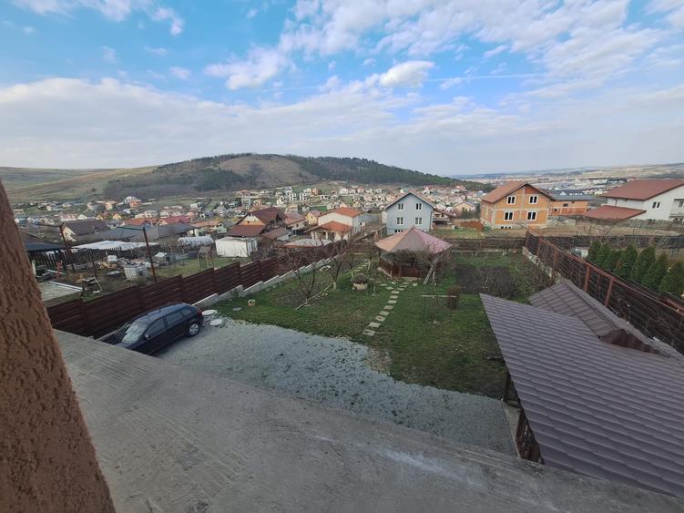 Casă individuală cu 5 camere cu Canalizare în Câmpenești