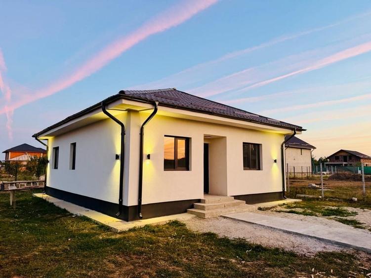 Casă cu 3 camere în Dumitrana