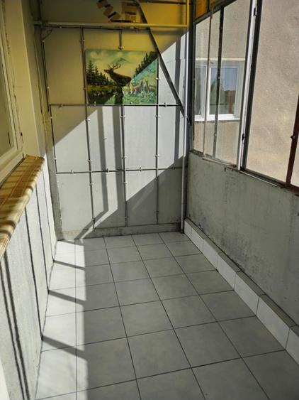 Apartament cu 3 camere semidecomandat în Ultracentral