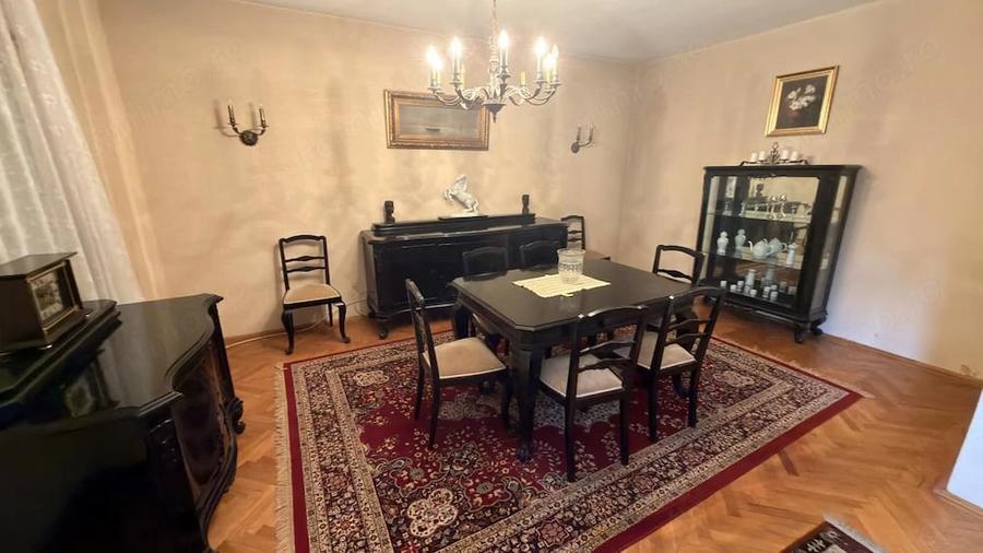 Apartament cu 3 camere decomandat în Central