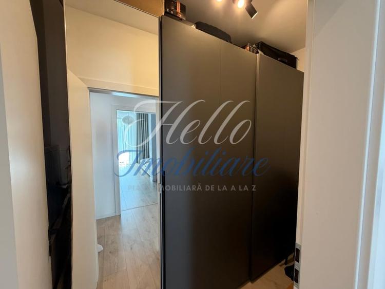 Apartament cu 3 camere semidecomandat, mobilat în Semicentral