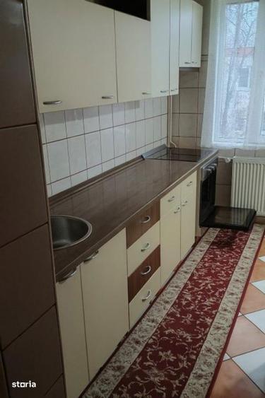 Apartament cu 3 camere decomandat, mobilat în Berceni