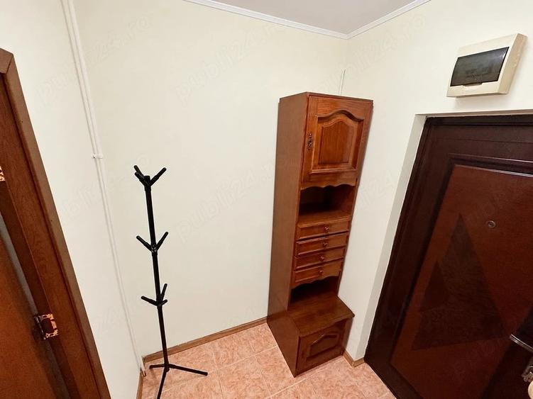 Garsonieră decomandată în Piața Nouă