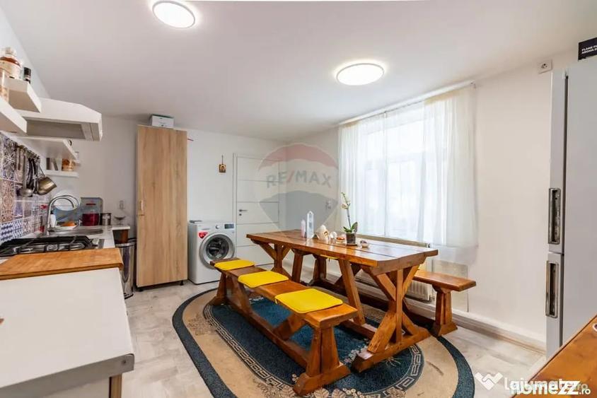 Casă cu 7 camere cu Teren 504 Mp în 16 Februarie