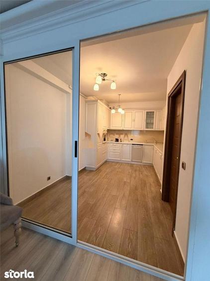Apartament cu 3 camere, mobilat în Tractorul