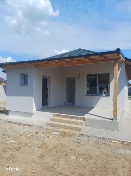 Casă cu 3 camere cu Teren 500 Mp în Malu Mare