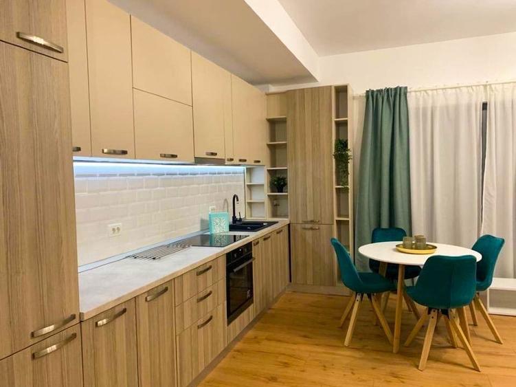 Apartament cu 3 camere semidecomandat, mobilat în Tunari