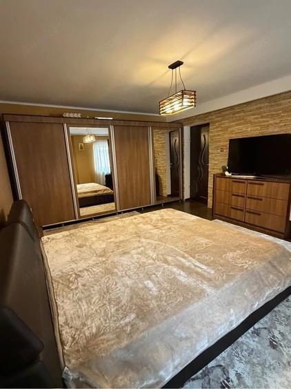 Apartament cu 4 camere decomandat în Central