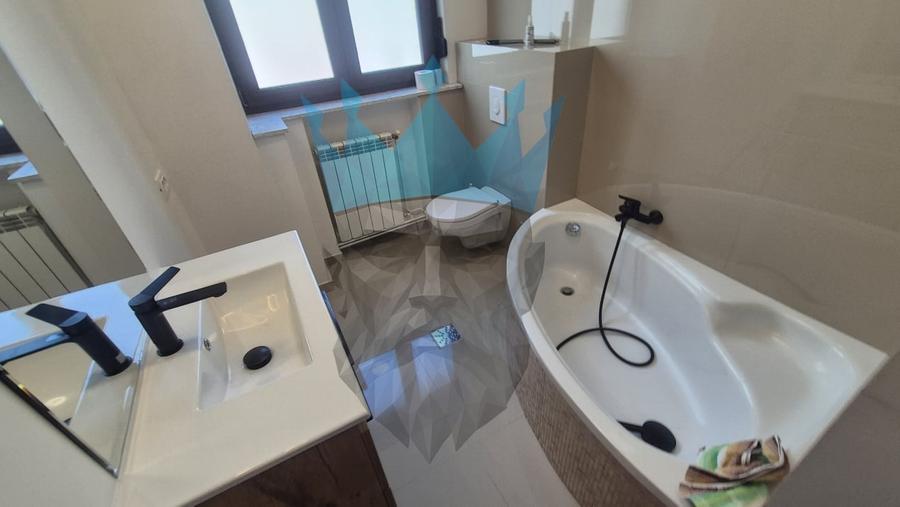 Birou, de 68.699996948242 mp, în Batistei