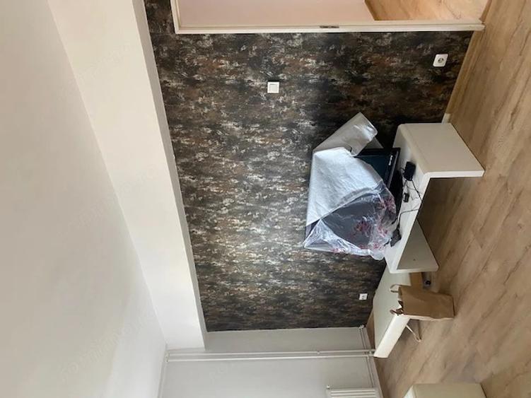 Apartament cu 3 camere decomandat în P-ța Unirii