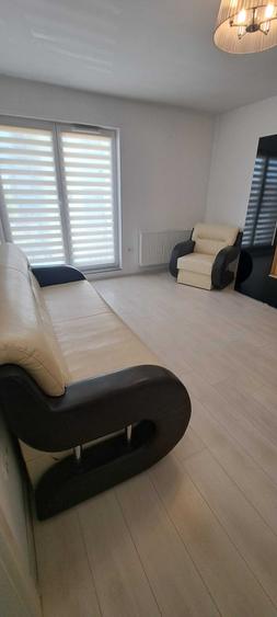 Apartament cu 2 camere decomandat în Tractorul