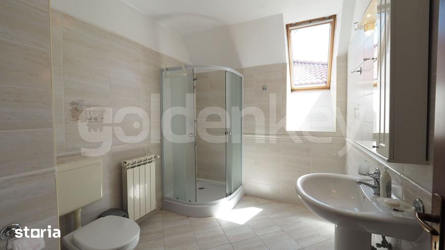 Casă cu 8 camere cu Teren 600 Mp în Băneasa