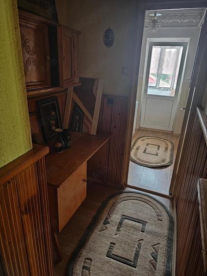Garsonieră decomandată în Coman