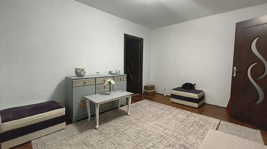 Apartament cu 2 camere semidecomandat în Piața Centrală