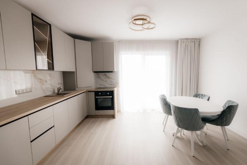 Apartament cu 3 camere decomandat în Valea Roșie