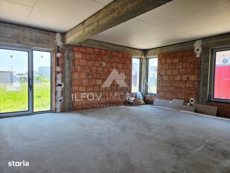 Casă cu 4 camere decomandat în Dumbrăveni