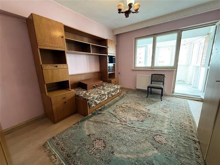 Apartament cu 3 camere decomandat în Ultracentral