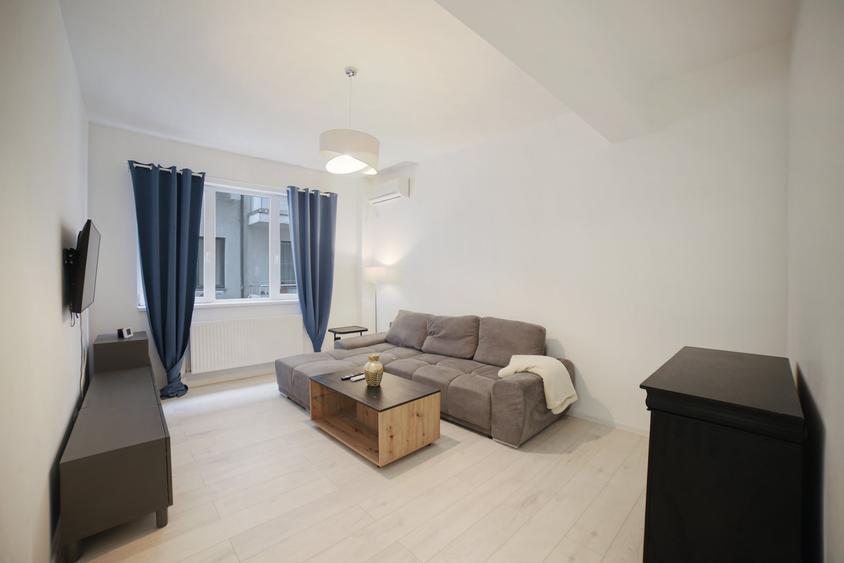 Apartament cu 2 camere decomandat, mobilat în Băneasa