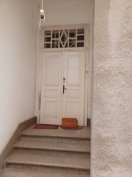 Casă cu 3 camere în Central