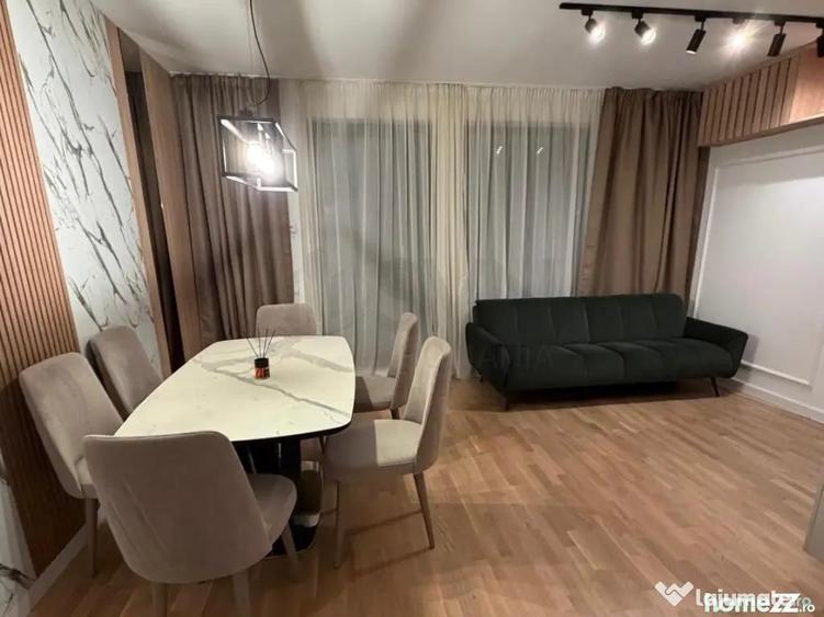 Casă cu 5 camere cu Teren 250 Mp în Pipera