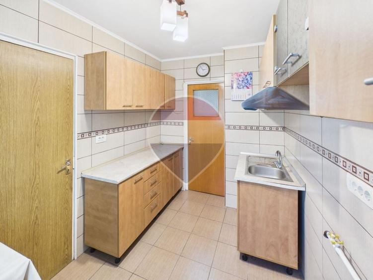 Apartament cu 3 camere decomandat, mobilat în Brâncoveanu