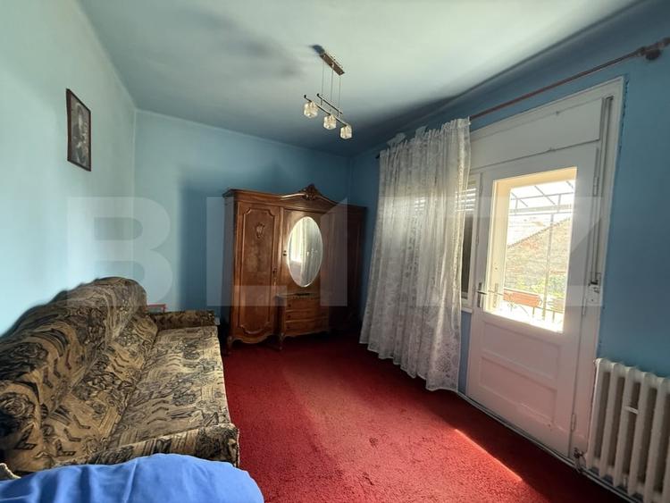 Apartament cu 3 camere decomandat, mobilat în Central
