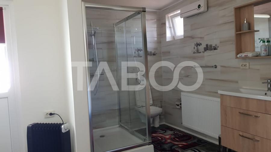 Casă individuală cu 7 camere cu Canalizare în Porumbacu de Sus
