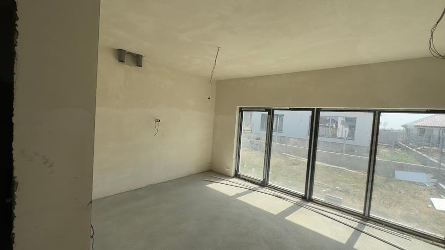 Duplex cu 5 camere cu Canalizare în Sud-Vest