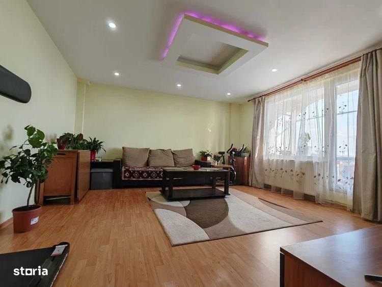 Apartament cu 3 camere decomandat în Remetea