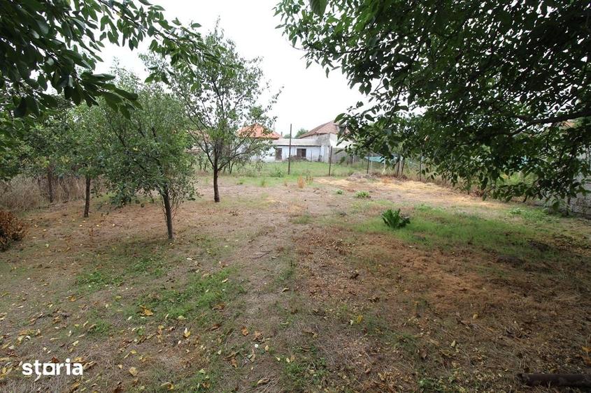 Casă cu 5 camere cu Teren 835 Mp în Central