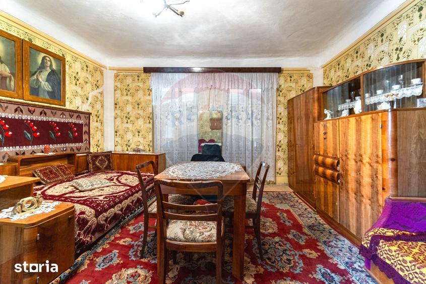 Casă cu 5 camere cu Teren 1995 Mp în Jibert