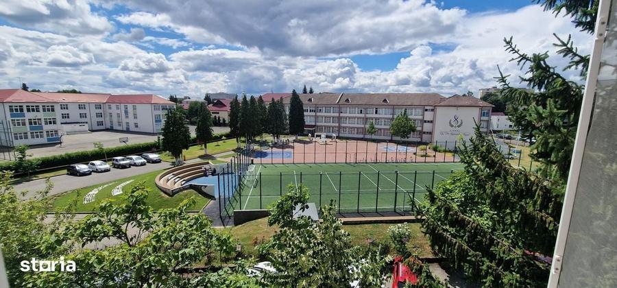 Apartament cu 4 camere în Săsar