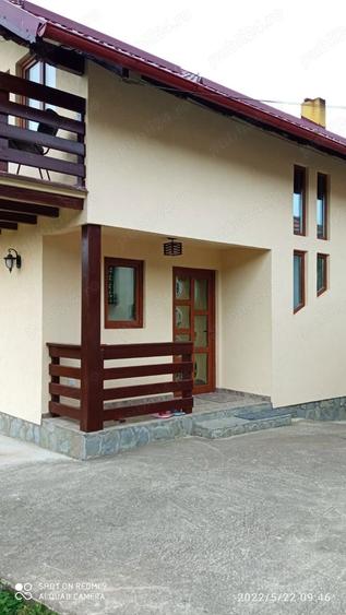 Casă cu 5 camere în Vistieru
