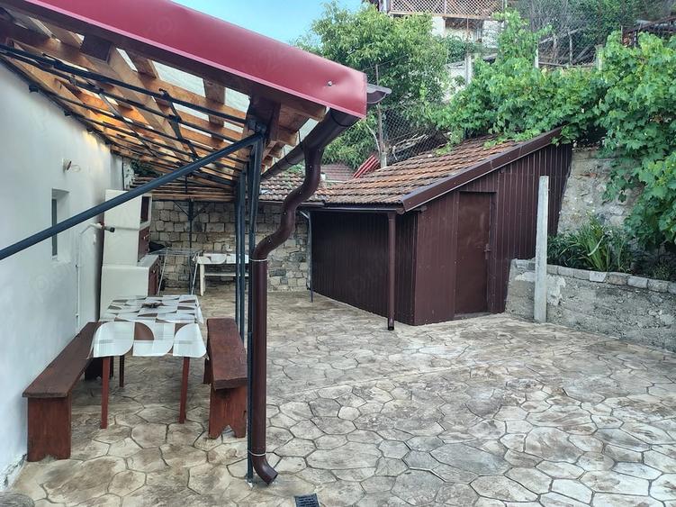 Casă cu 4 camere cu Teren 500 Mp în Orșova