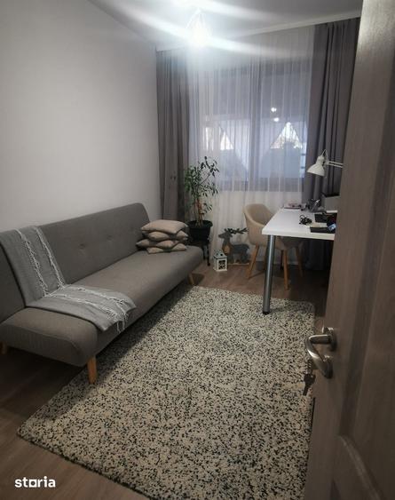 Casă cu 4 camere cu Teren 50 Mp în Central